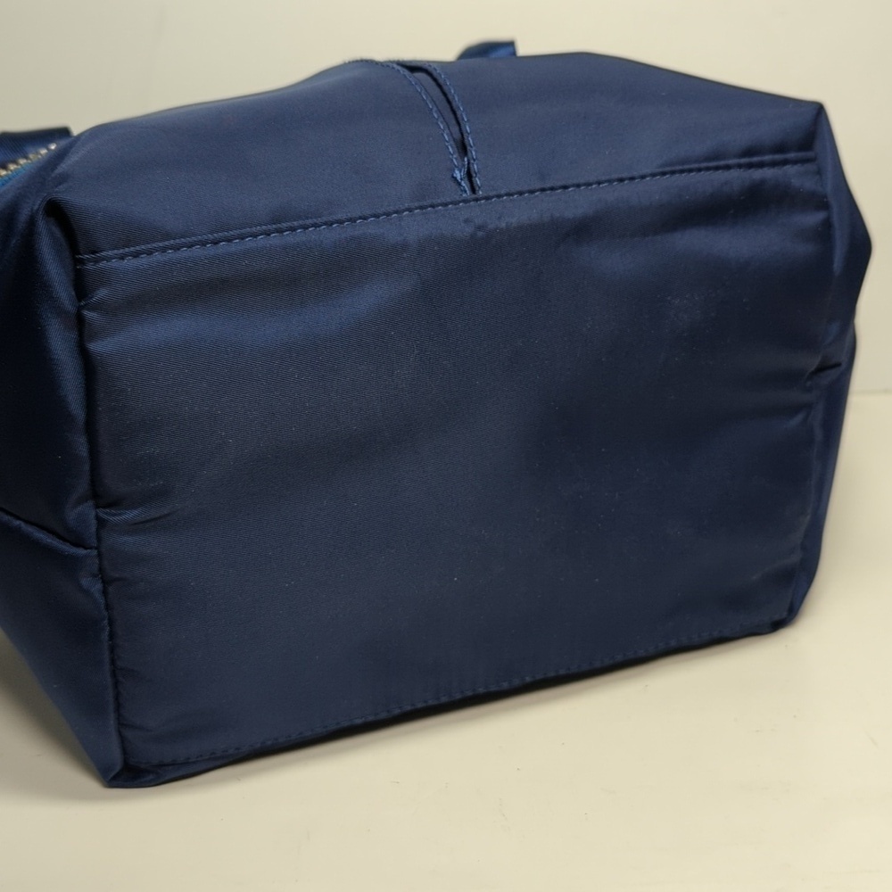 NWOT Adrienne Vittadini insulated lunch tote with three-piece container set - Picture 8 of 12